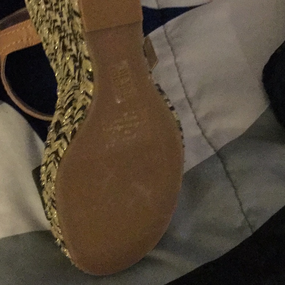 Shoes - Picture 2 of 3